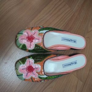 NWT Beverly Feldman sequined slippers size 8